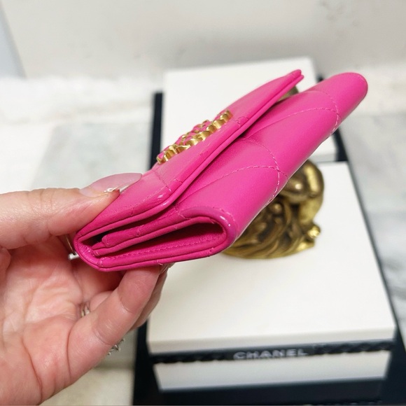 Authentic Chanel 19 Barbie Pink CC Card Wallet - Picture 8 of 13